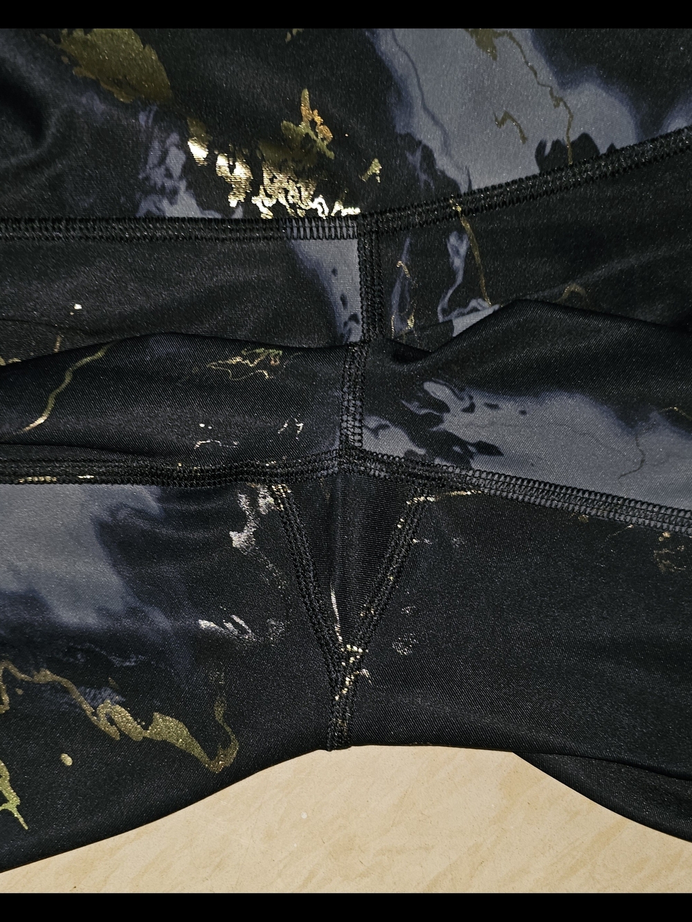 Old Navy Powersoft Extra-high Rise Gold Metallic Marble 😍 - Picture 3 of 5